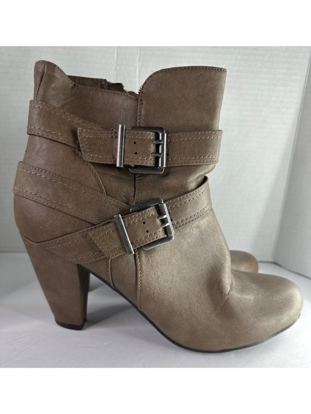 Madden Girl Women’s Brown 11M Heeled Ankle Boots Y2K Fall Office Chic old money
